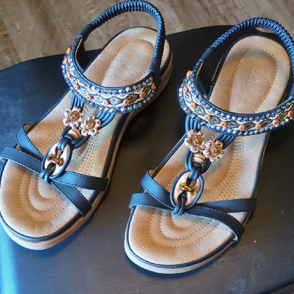 Chic Floral Embellished Black Sandals